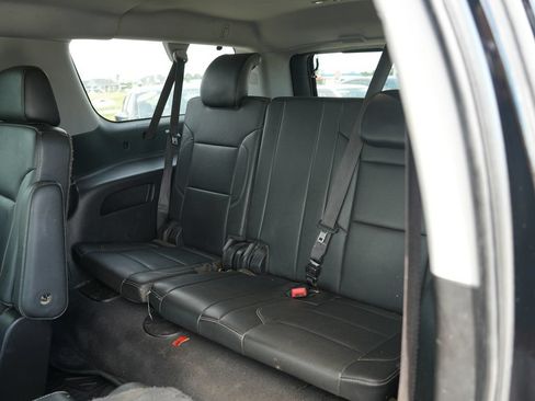 Used 2019 GMC Yukon XL SLT w/ Open Road Package AWD/4WD image 28