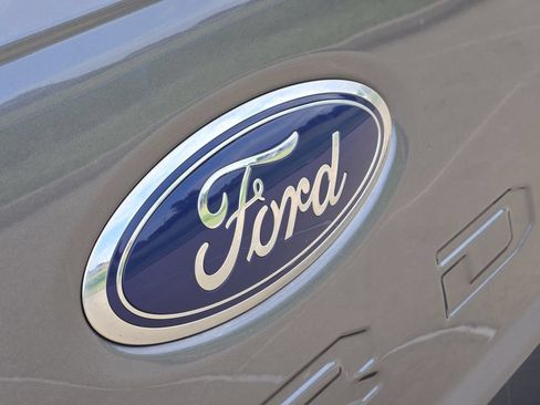 Used 2023 Ford F250 Lariat w/ FX4 Off-Road Package AWD/4WD image 11