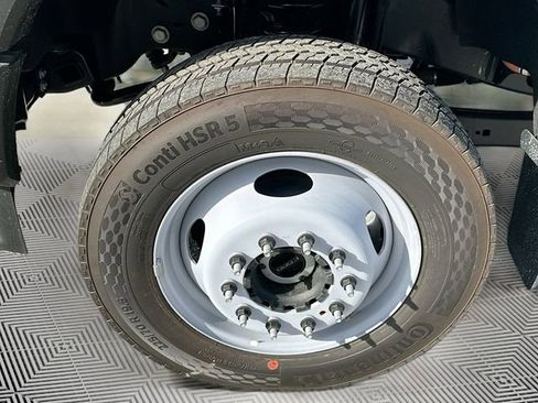 New 2025 Ford F550 4x4 Regular Cab Super Duty image 15