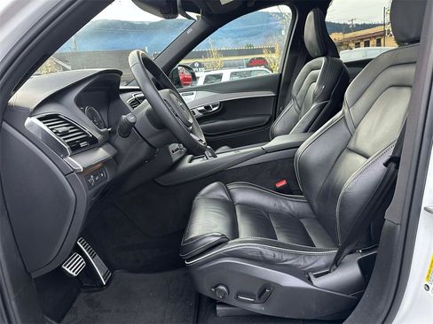 Used 2022 Volvo XC90 T8 R-Design w/ Advanced Package image 21