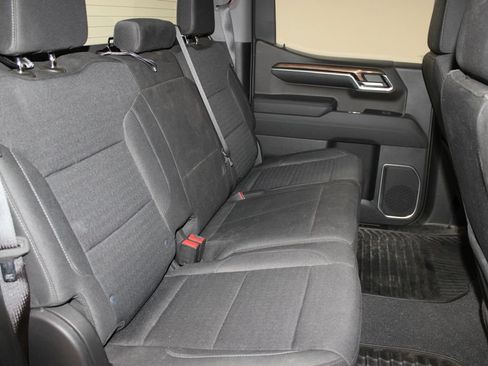 Used 2023 Chevrolet Silverado 1500 LT AWD/4WD image 17