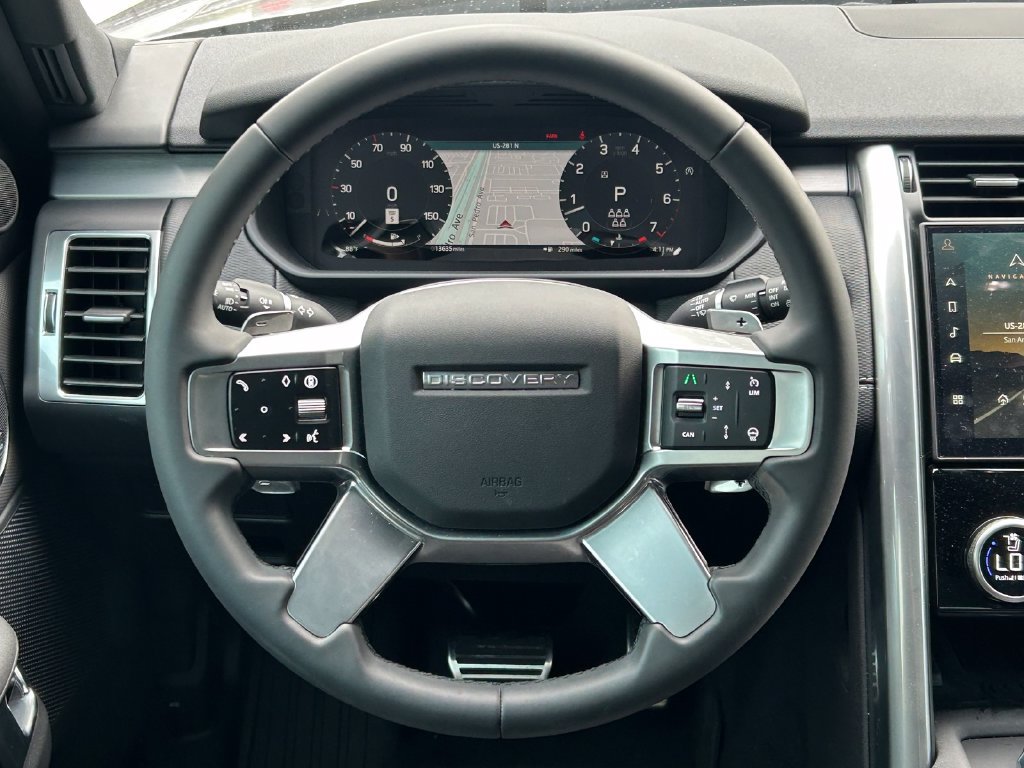 Used 2024 Land Rover Discovery Dynamic SE AWD/4WD image 45