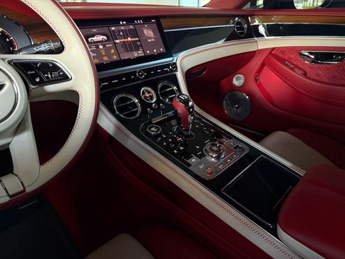 Used 2022 Bentley Continental GT image 34