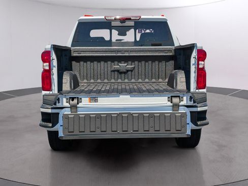 New 2026 Chevrolet Silverado 1500 High Country AWD/4WD image 9