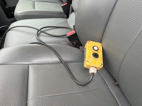 Used 2015 Ford F550 4x4 Regular Cab Super Duty image 14