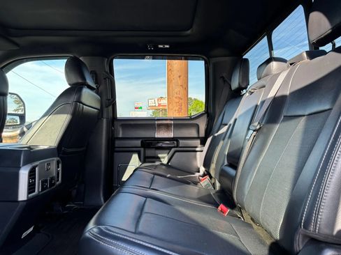 Used 2022 Ford F250 Lariat w/ Black Appearance Package AWD/4WD image 27