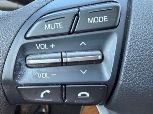 Used 2019 Hyundai Elantra SE FWD image 20