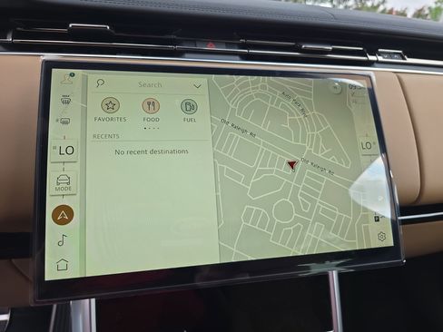 New 2025 Land Rover Range Rover SE image 22