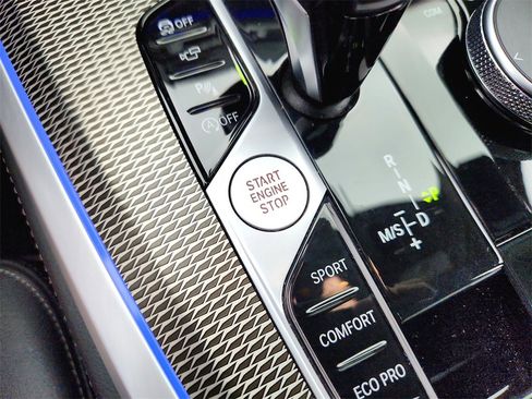 Used 2022 BMW X5 M50i image 19