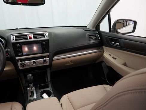 Used 2016 Subaru Outback 2.5i Limited AWD/4WD image 33