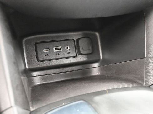 Used 2021 Chevrolet Equinox LT image 24