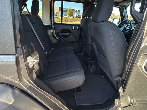 Used 2019 Jeep Wrangler Unlimited Sport image 21