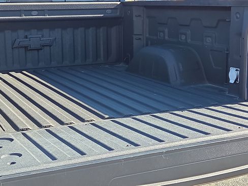 Used 2022 Chevrolet Silverado 1500 RST w/ Convenience Package II image 9