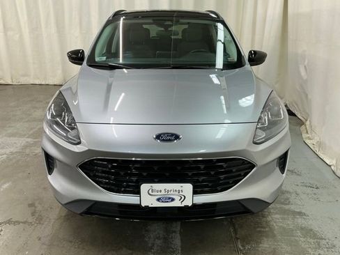 Used 2022 Ford Escape SE FWD image 8