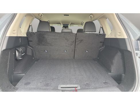 Certified 2025 Nissan Rogue SV AWD/4WD image 12