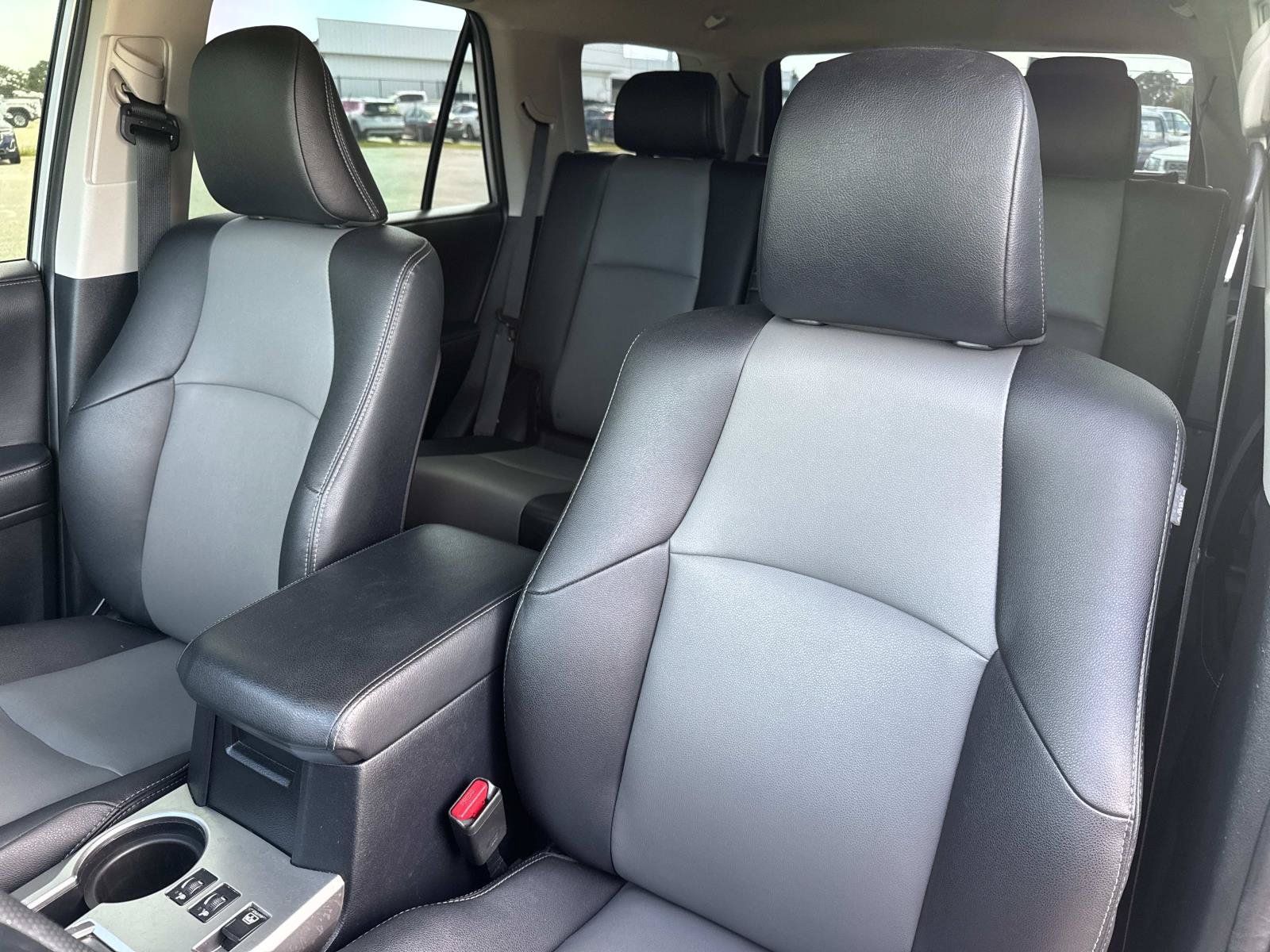 Used 2022 Toyota 4Runner SR5 Premium w/ Moonroof Package AWD/4WD image 26