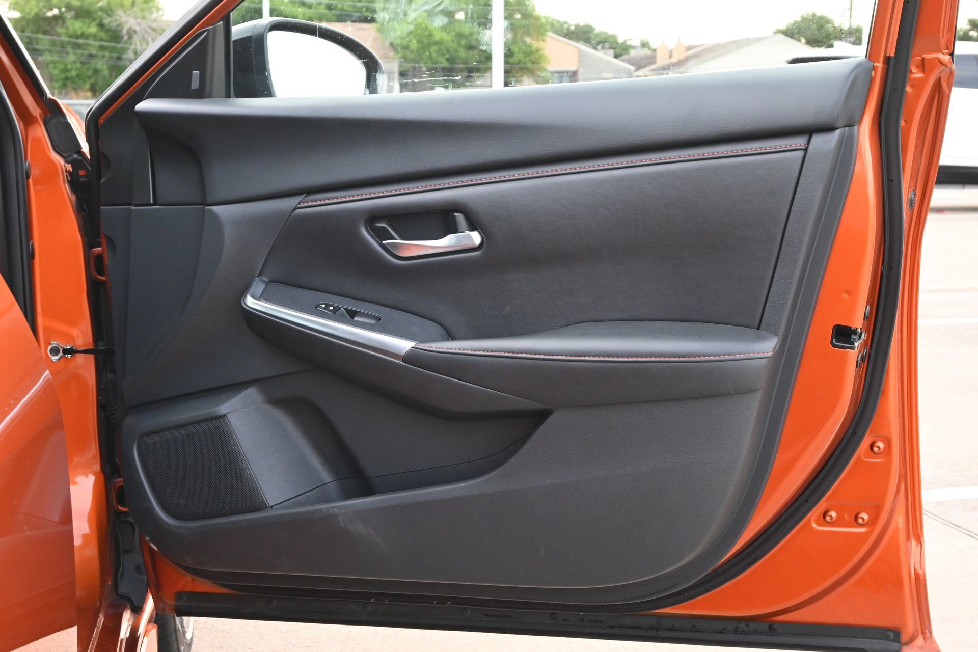 Used 2025 Nissan Sentra SR FWD image 25