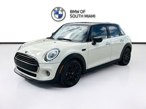 Used 2020 MINI Cooper 4-Door Hardtop w/ Storage Package image 3
