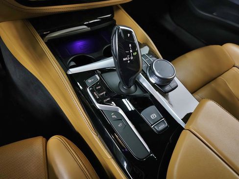 Used 2020 BMW M550i xDrive w/ Executive Package image 34