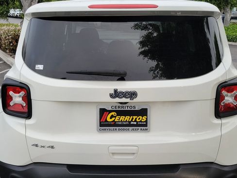 Used 2023 Jeep Renegade Latitude image 13