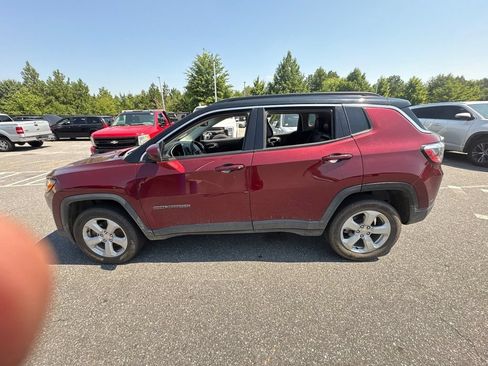 Used 2020 Jeep Compass Latitude w/ Cold Weather Group AWD/4WD image 8