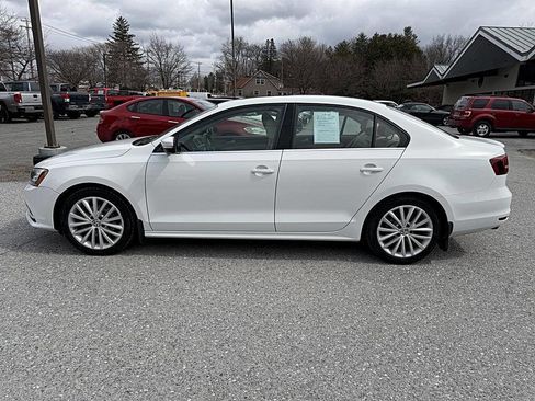 Used 2016 Volkswagen Jetta SEL w/ Lighting Package image 2