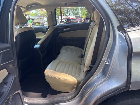 Used 2022 Ford Edge SEL AWD/4WD image 14