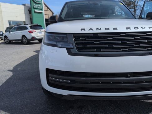 Certified 2025 Land Rover Range Rover Long Wheelbase SE AWD/4WD image 22