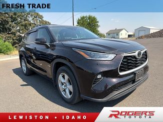 Used 2021 Toyota Highlander LE AWD/4WD video 1