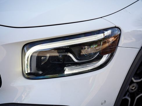 Used 2020 Mercedes-Benz GLB 250 GLB 250 image 4