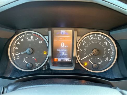 Used 2022 Toyota Tacoma TRD Off-Road image 15