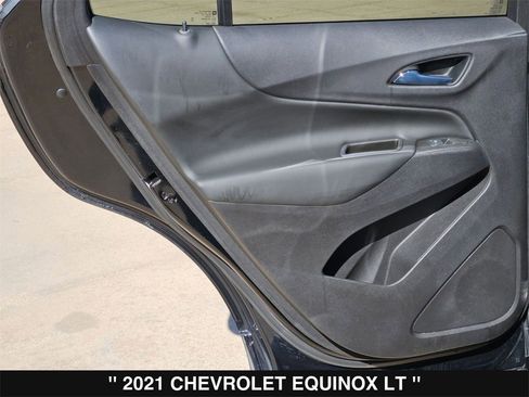 Used 2021 Chevrolet Equinox LT image 18