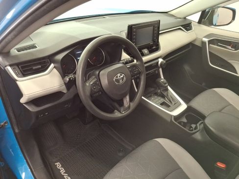 Used 2020 Toyota RAV4 XLE image 17