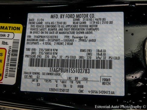 Used 2025 Ford Mustang Premium RWD image 27