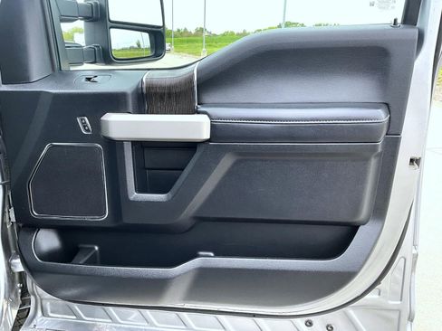 Used 2020 Ford F350 Lariat w/ Chrome Package AWD/4WD image 17