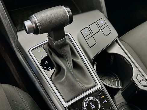 Used 2025 Kia Sportage LX image 24