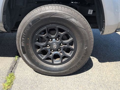 Certified 2020 Toyota Tacoma SR5 w/ Blackout Package RWD image 9