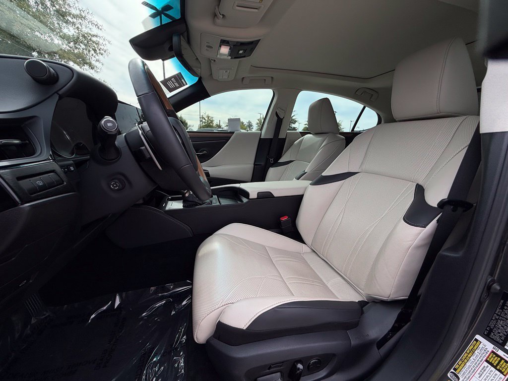 Used 2024 Lexus ES 350 w/ Technology Package FWD image 12