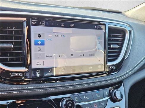 New 2027 Chrysler Pacifica Limited FWD image 12