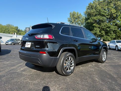 Used 2020 Jeep Cherokee Latitude Plus w/ Cold Weather Group AWD/4WD image 3