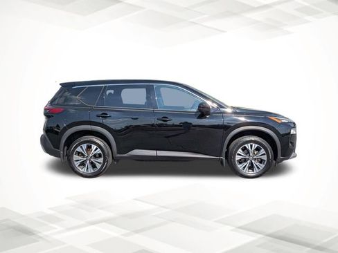 Used 2021 Nissan Rogue SV image 3