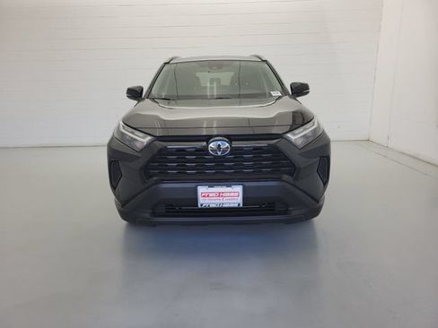 Used 2025 Toyota RAV4 XLE FWD image 3