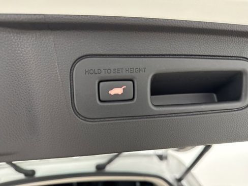 New 2025 Honda Pilot Touring image 33