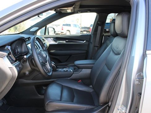 Used 2025 Cadillac XT5 Premium Luxury image 15