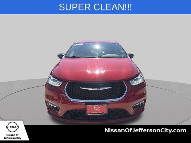Used 2024 Chrysler Pacifica Touring-L FWD image 11