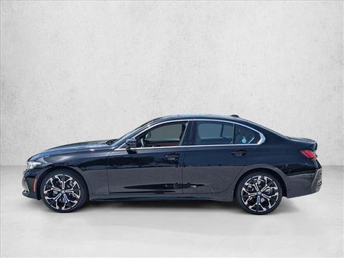Certified 2025 BMW 330i Sedan w/ Premium Package RWD image 9