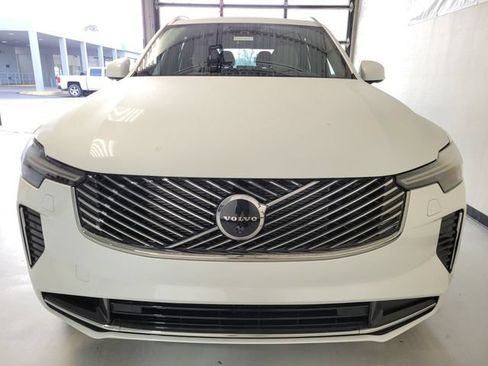 New 2026 Volvo XC90 T8 Plus w/ Protection Package Premier AWD/4WD image 7