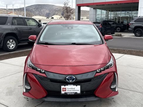 Used 2022 Toyota Prius Prime Limited image 3