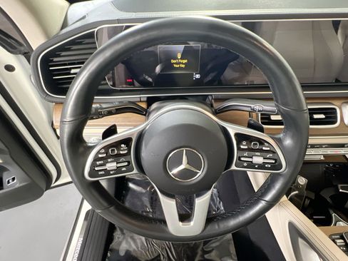 Used 2022 Mercedes-Benz GLS 450 4MATIC image 11