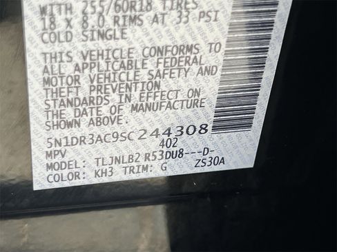 Certified 2025 Nissan Pathfinder S image 29